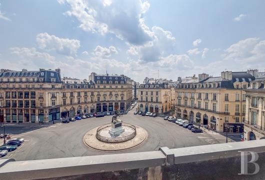 paris - Place des Victoires, dans le 2e arrondissement, au 4e étage, un appartement de 70 m² dans un immeuble classé MH